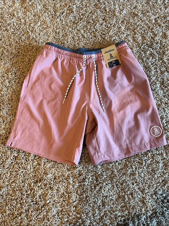 chubbies Other - Chubbies men’s adult small swim trunks. Pink base with blue streak at the top.
